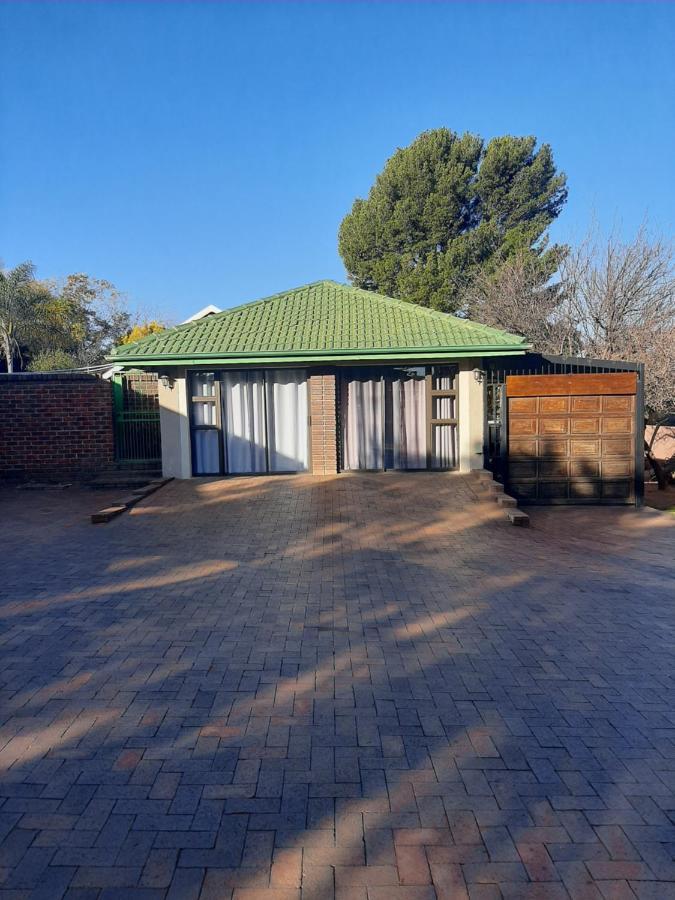 The Terrace Guest House Roodepoort Exterior photo